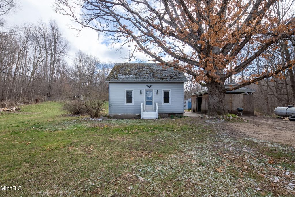 56213 56th St, Lawrence, MI 2 Bed, 1 Bath SingleFamily Home 45 Photos Trulia