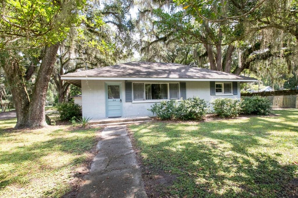 214 N Satilla St, Kingsland, GA 31548