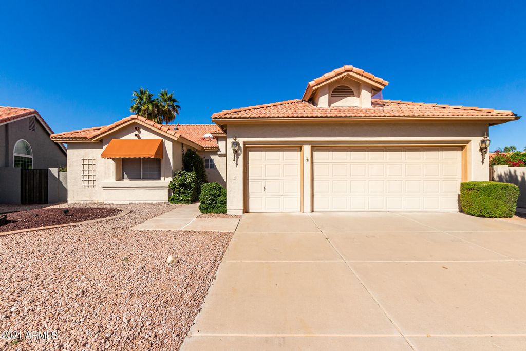 24640 S Foxglenn Dr, Sun Lakes, AZ 85248