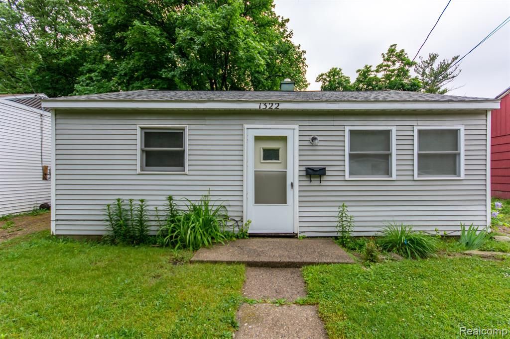 1322 Roselawn Ave, Lansing, MI 48915