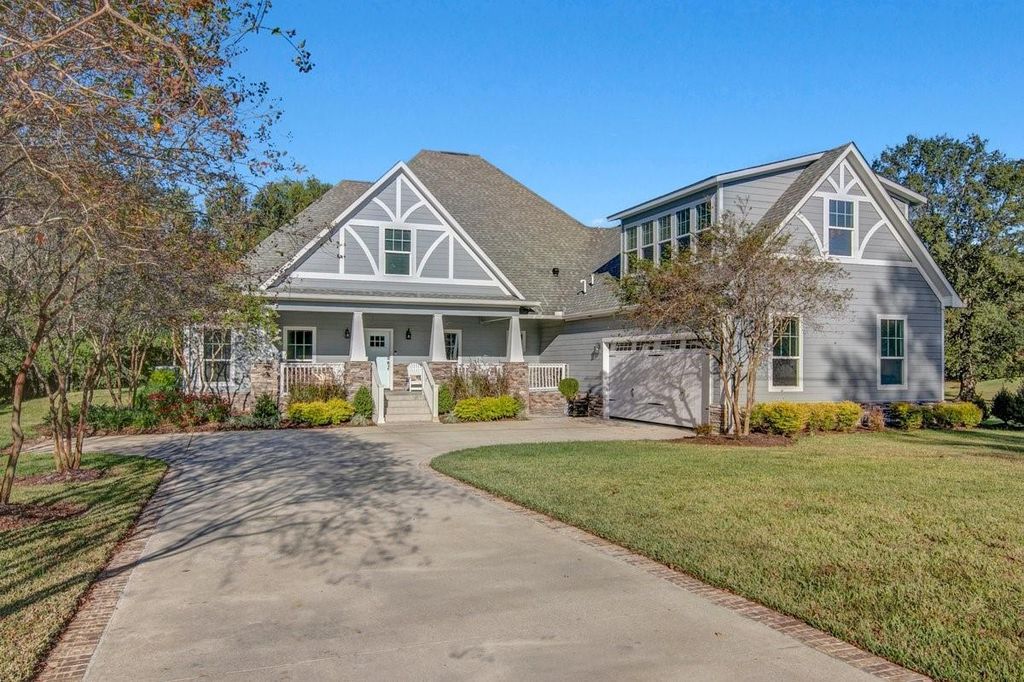 8490 Thomas Rd, Orange, TX 77630