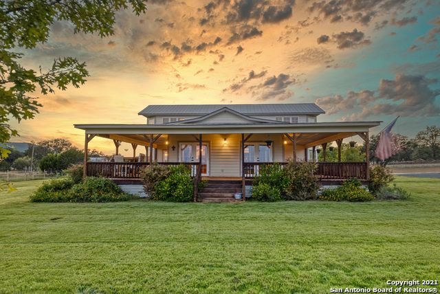 368 County Road 358, Utopia, TX 78884