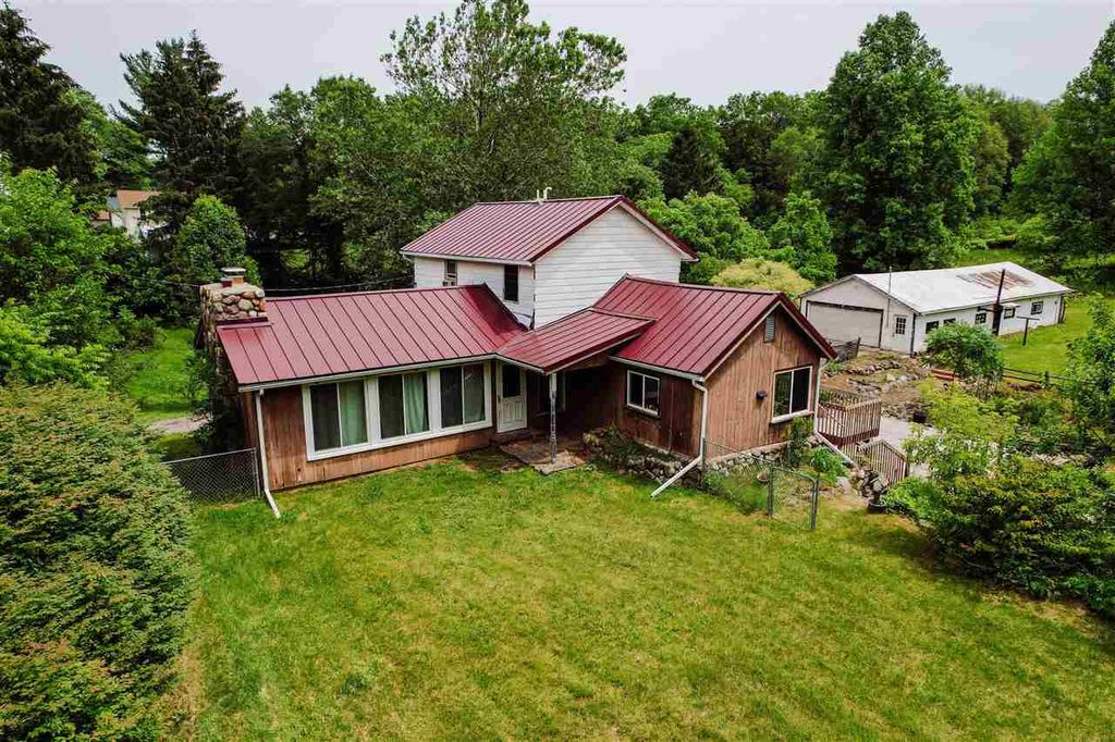 505 S Jackson St, Hanover, MI 49241
