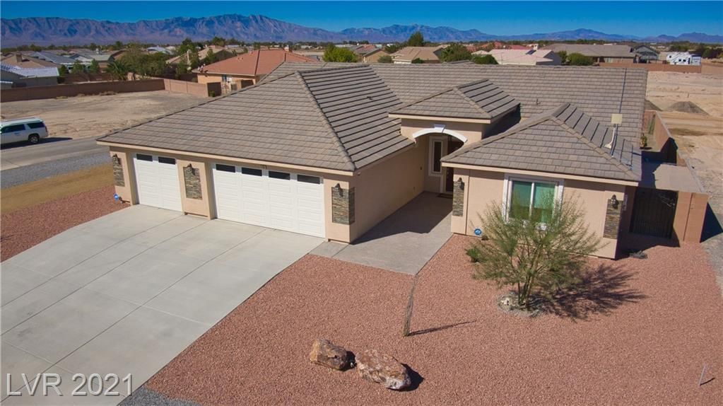 4760 Honey Locust Dr, Pahrump, NV 89061