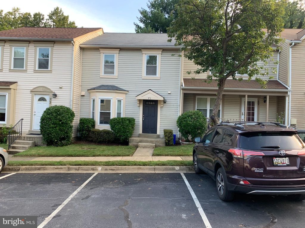 71 Kinsman View Cir, Silver Spring, MD 20901