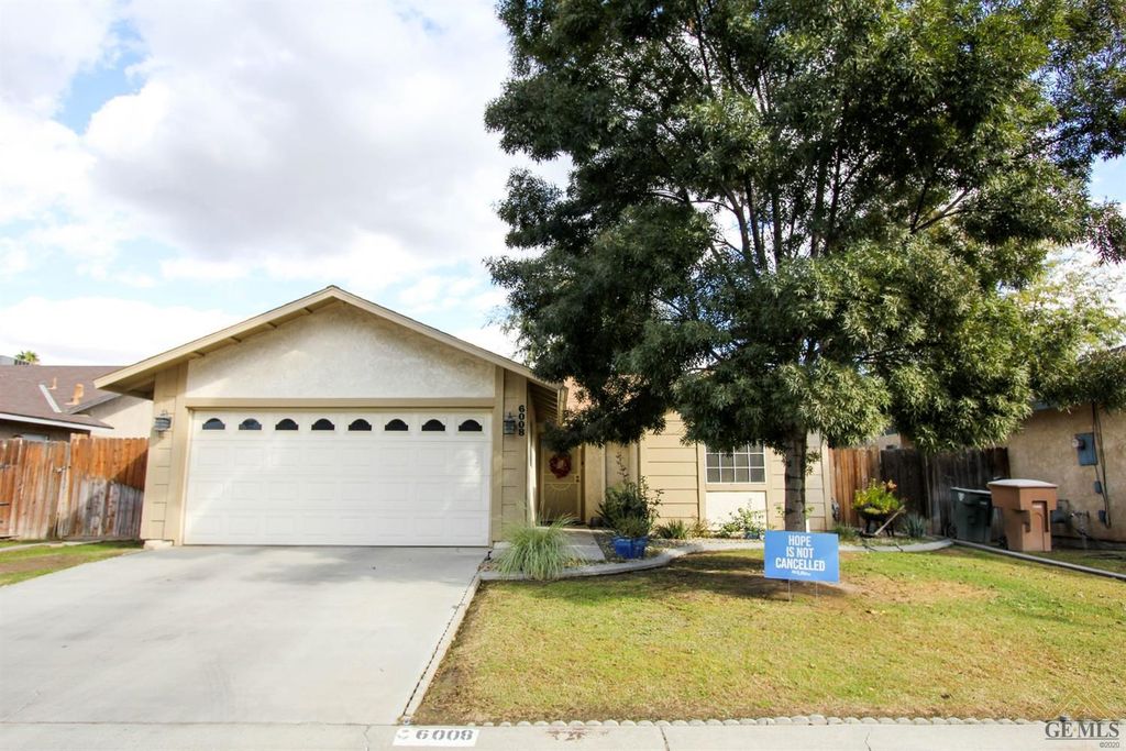 6008 Stone Bridge Ln, Bakersfield, CA 93313