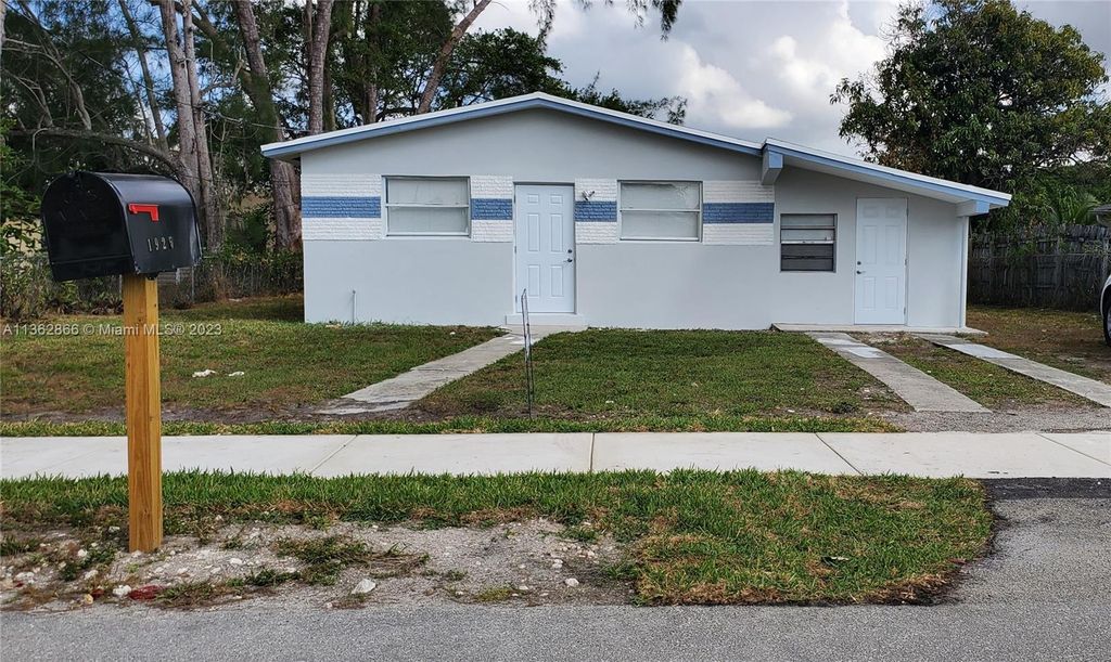 1925 NW 27th St, Oakland Park, FL 33311
