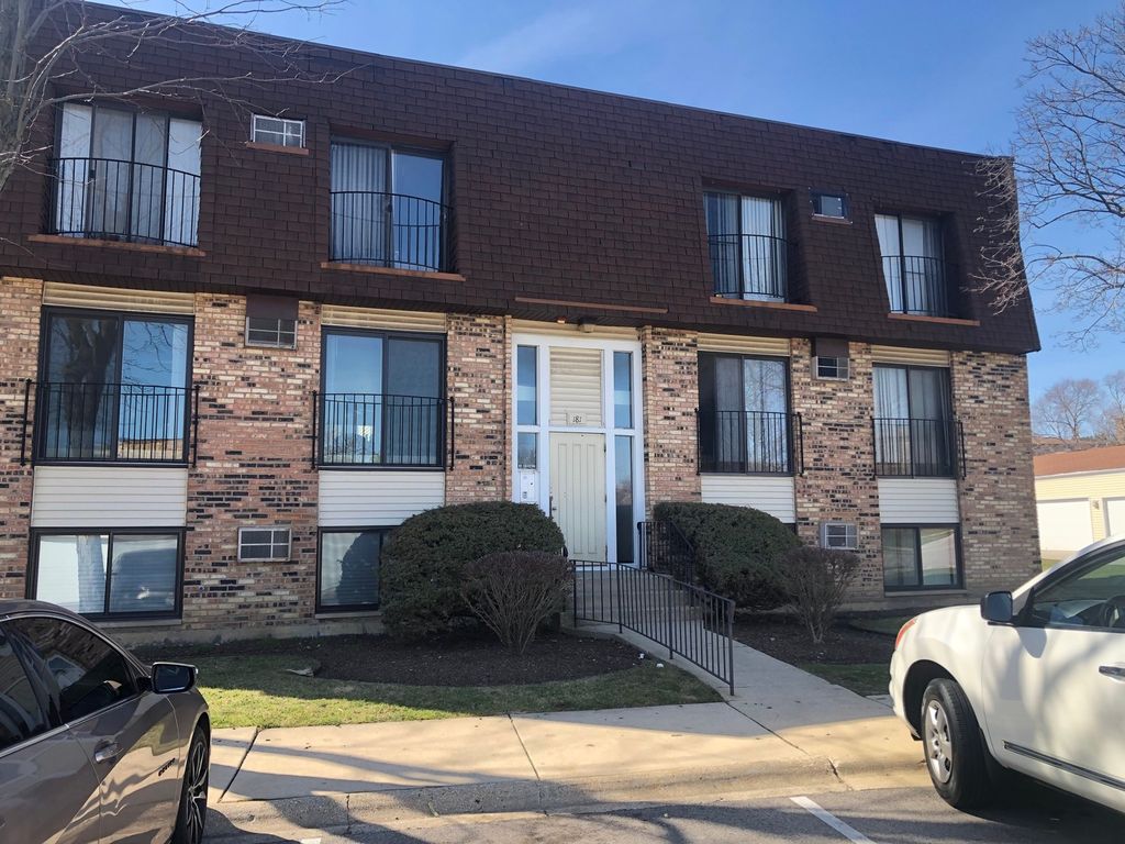 181 N  Waters Edge Dr #102, Glendale Heights, IL 60139