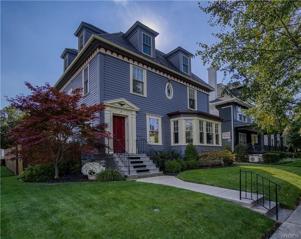 2 Saybrook Pl, Buffalo, NY 14209