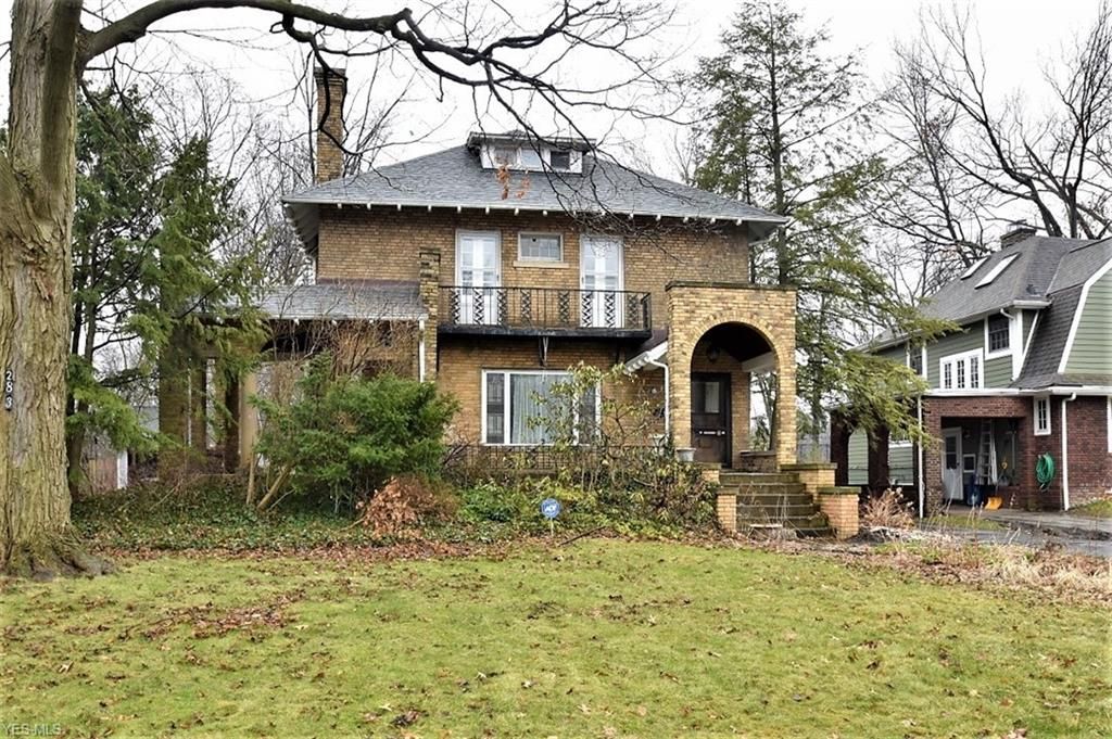 2832 Scarborough Rd, Cleveland Heights, OH 5 Bed, 5 Bath Single