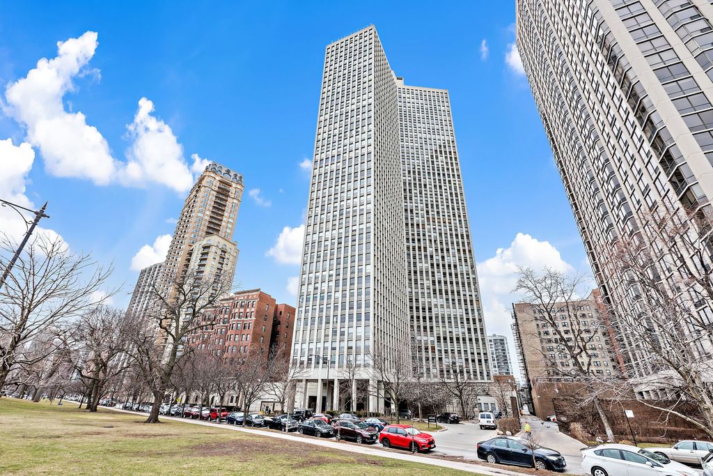 2626 N  Lakeview Ave #608, Chicago, IL 60614
