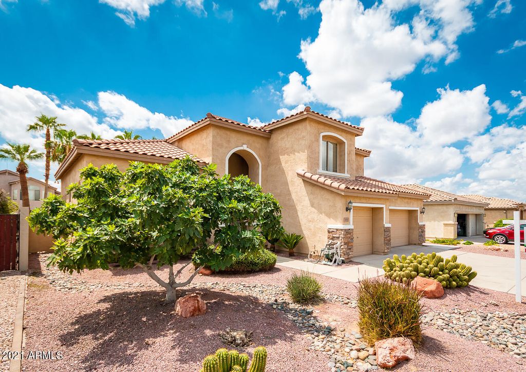 693 W Raven Dr, Chandler, AZ 85286