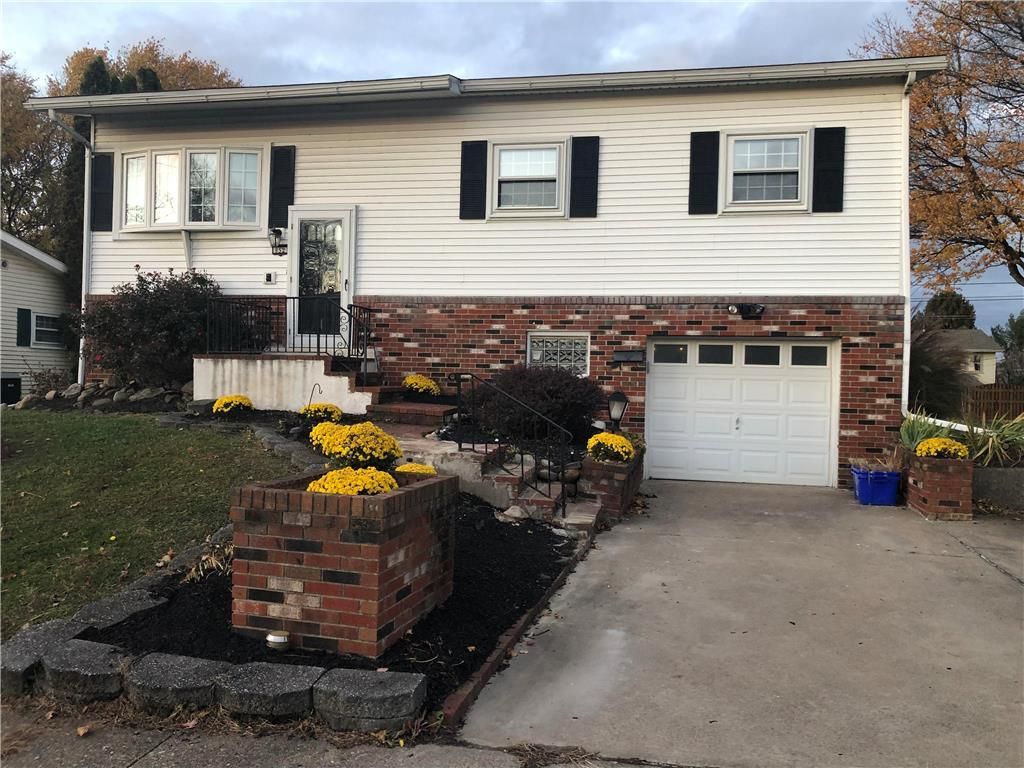 852 Faith Dr, Catasauqua, PA 18032