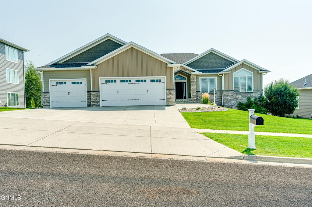3811 Clairmont Rd, City of bismarck, ND 58503