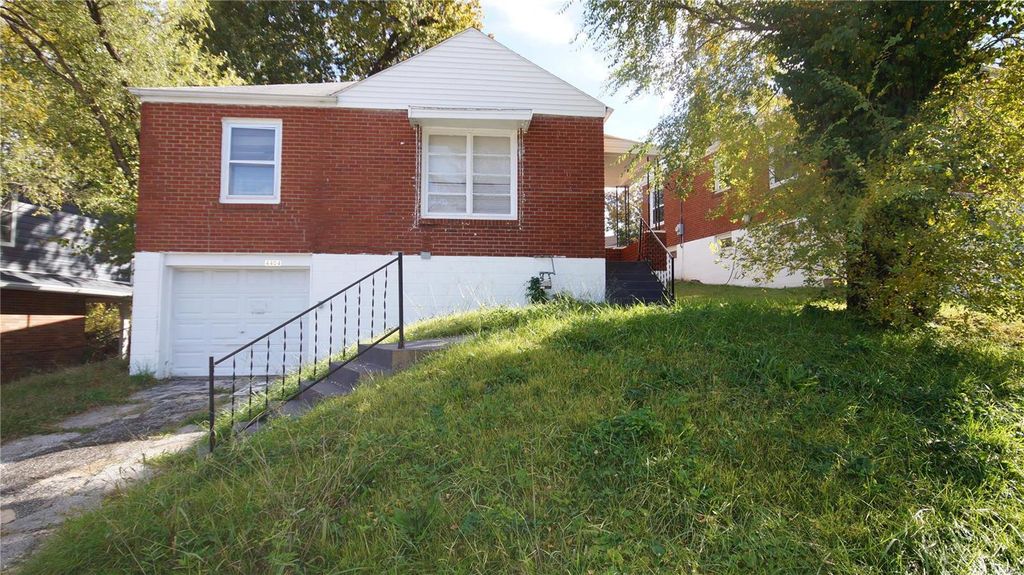 4404 June Ave, Saint Louis, MO 63121