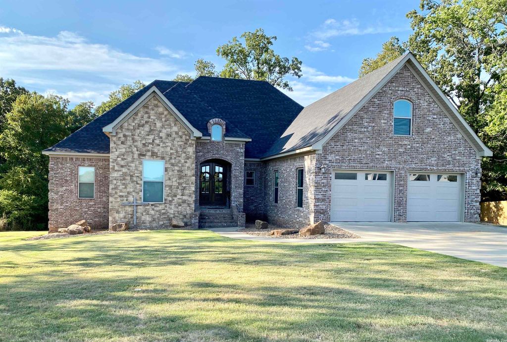 112 Country View Ct, Morrilton, AR 72110