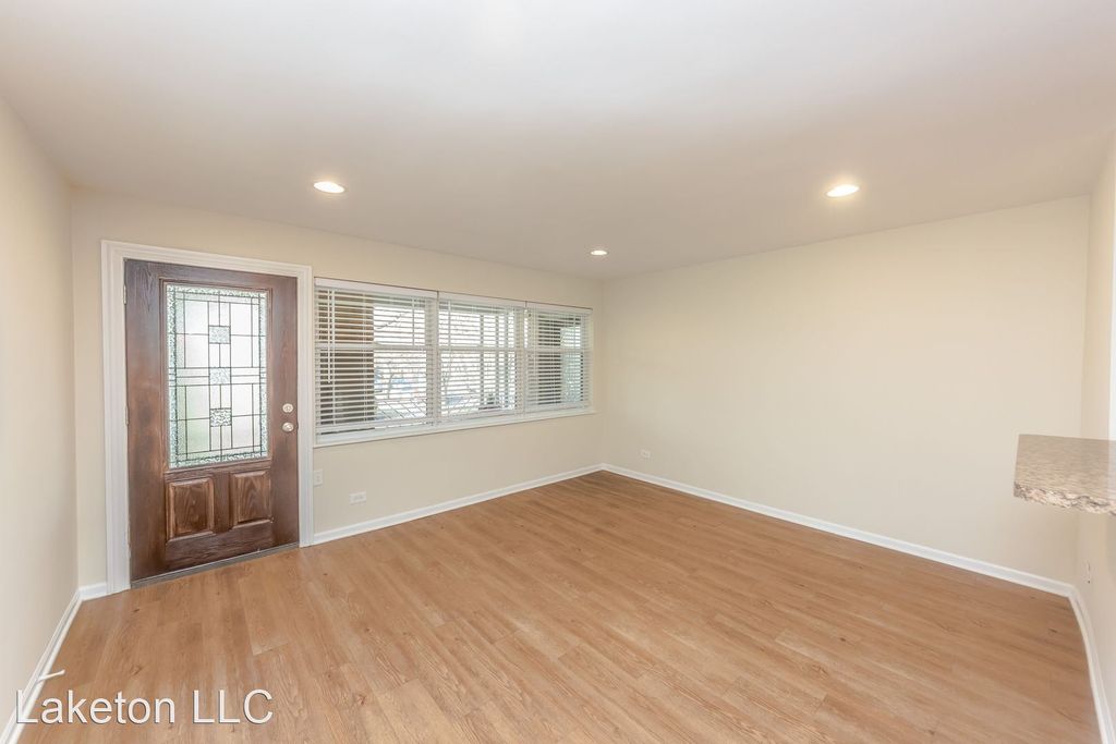 904 S Taylor Ave #B, Oak Park, IL 60304