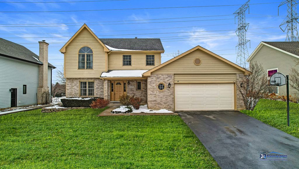 835 Crest Dr, Cary, IL 60013