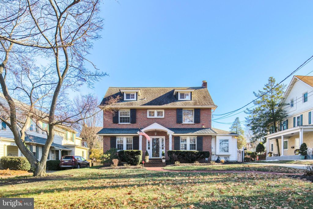 307 Chews Landing Rd, Haddonfield, NJ 08033