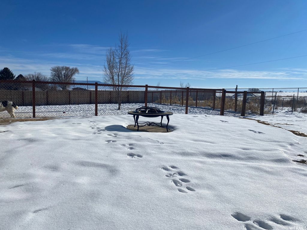 2622 E 3950 S, Vernal, UT 84078 4 Bed, 4 Bath Single