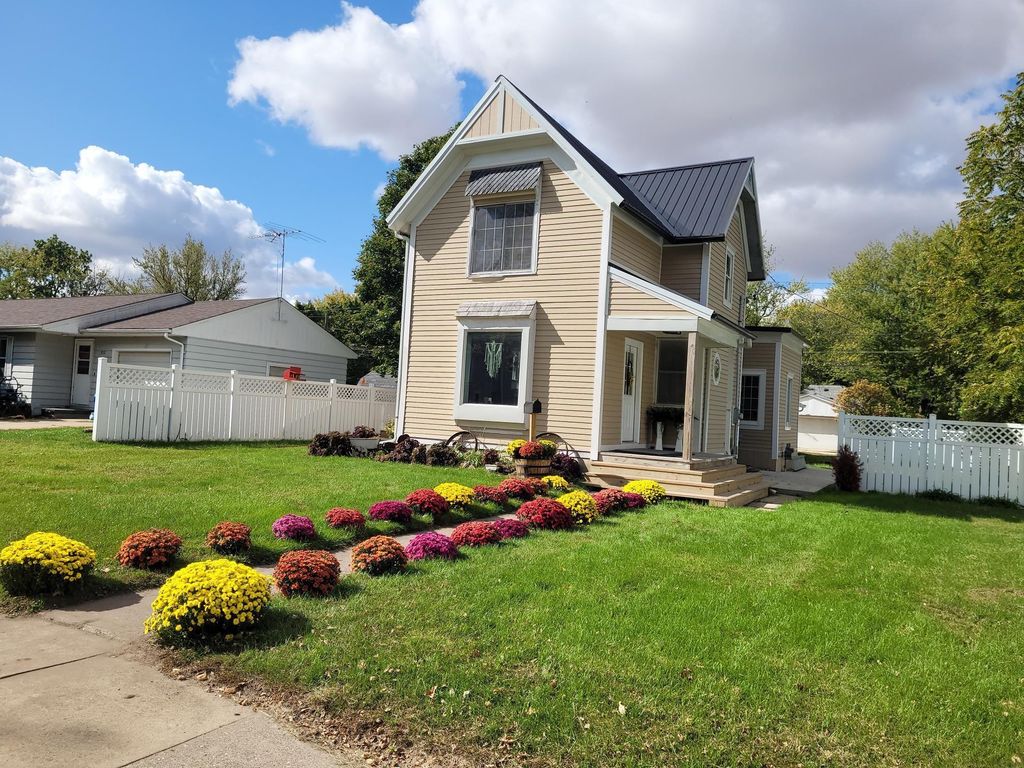 708 1st Ave SW, Oelwein, IA 50662 Trulia