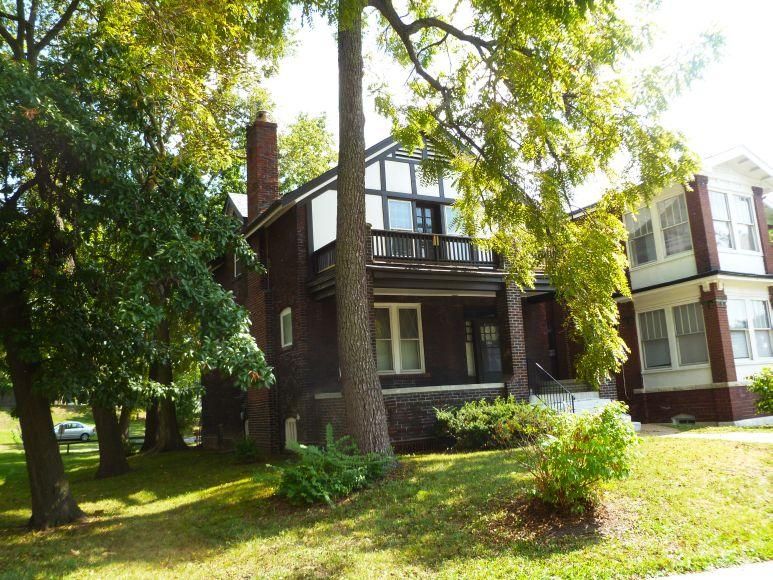 1064 McCausland Ave, Saint Louis, MO 63117