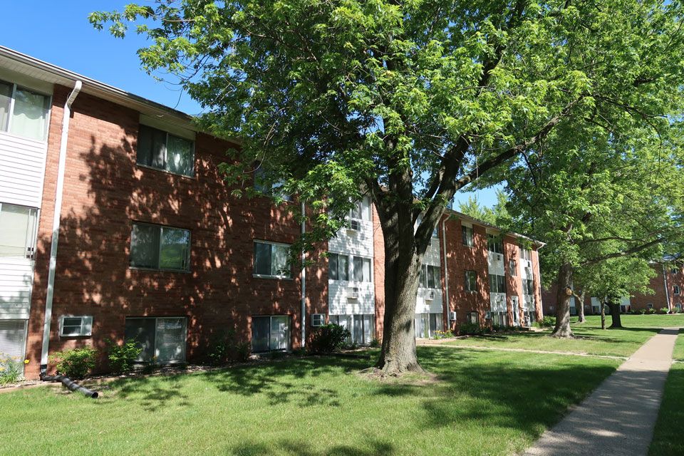 3632 Pine Ridge Ct, Moline, IL 61265