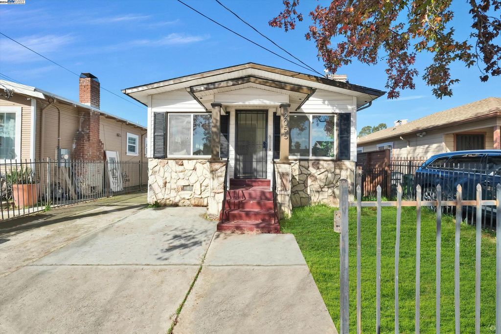 2055 81st Ave, Oakland, CA 94621