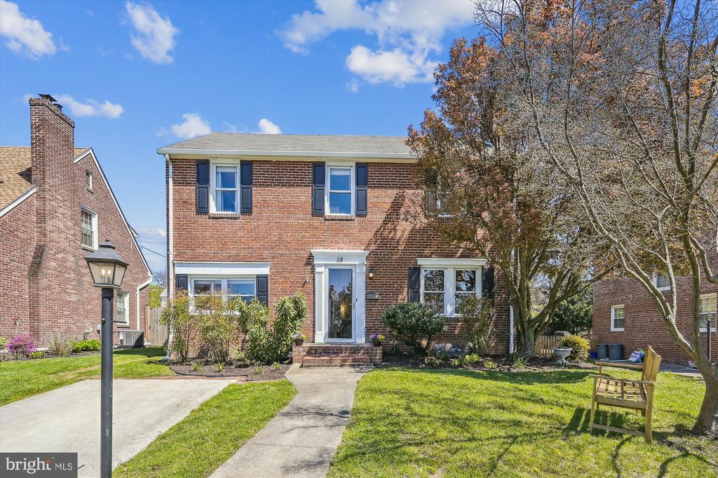 18 Tanglewood Rd, Catonsville, MD 21228