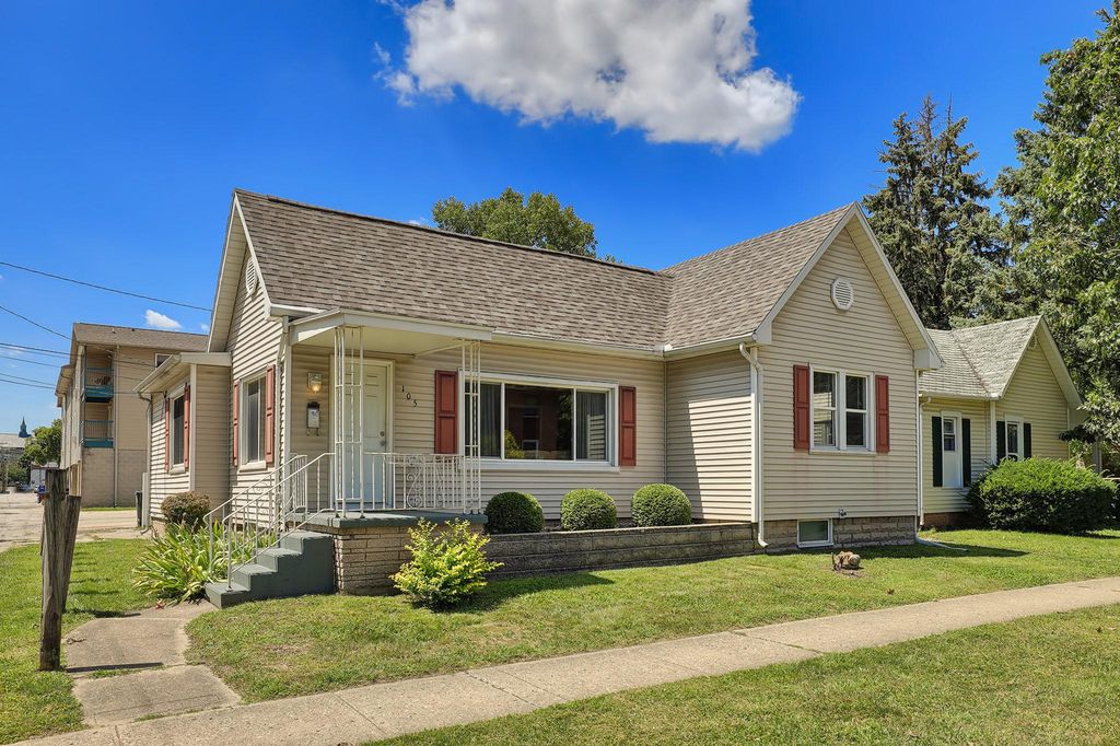 105 N Gregory St, Urbana, IL 61801