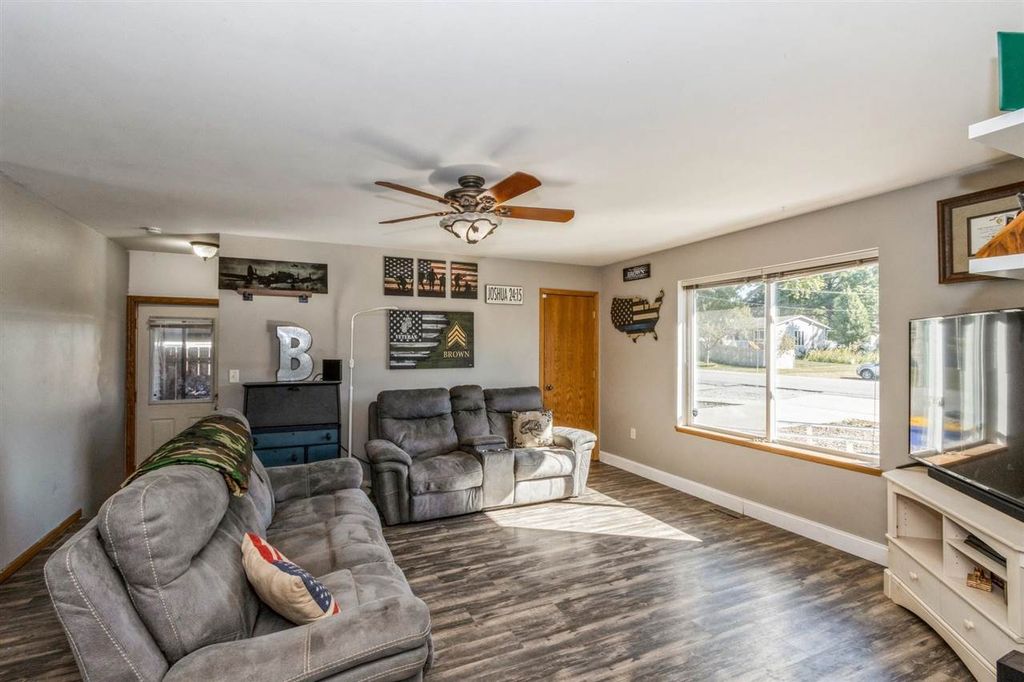 611 S Devoe St, Lone Tree, IA 52755 Trulia