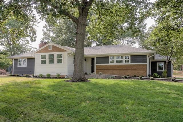 16100 S Gardner Pl, Gardner, KS 66030