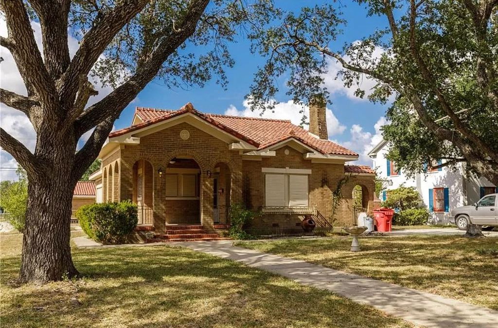 208 E Ligustrum Blvd, Robstown, TX 78380 Trulia