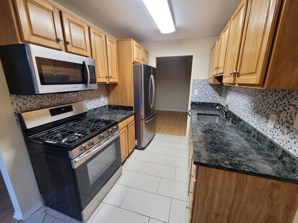 8723 Hayshed Ln #24, Columbia, MD 21045
