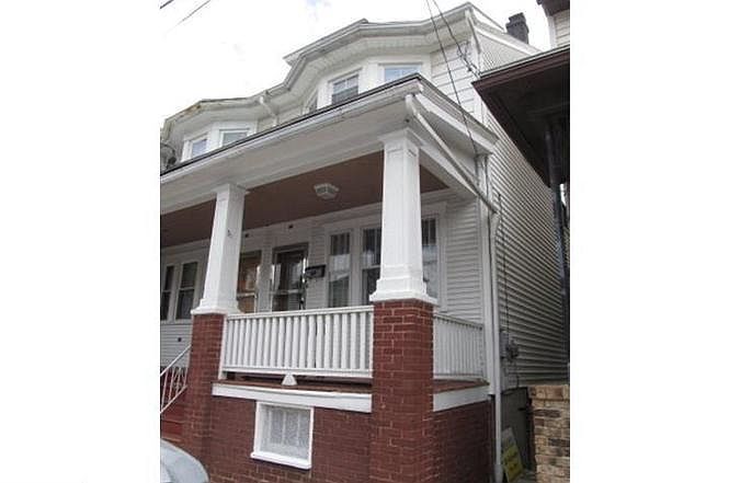 54 Macomb St, New Philadelphia, PA 17959