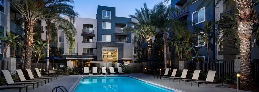 Avalon Warner Place Apartments Canoga Park Ca Trulia