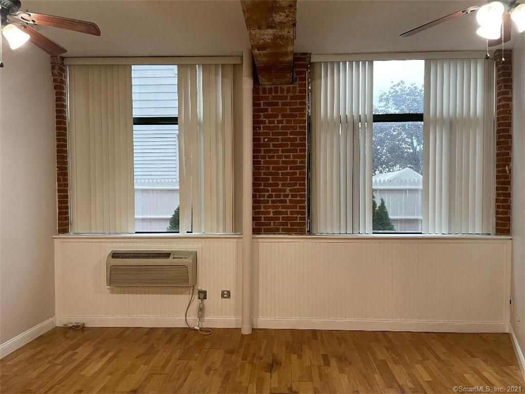390 Charles St #105, Bridgeport, CT 06606