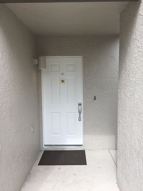 4611 Duhme Rd #1B, Saint Petersburg, FL 33708