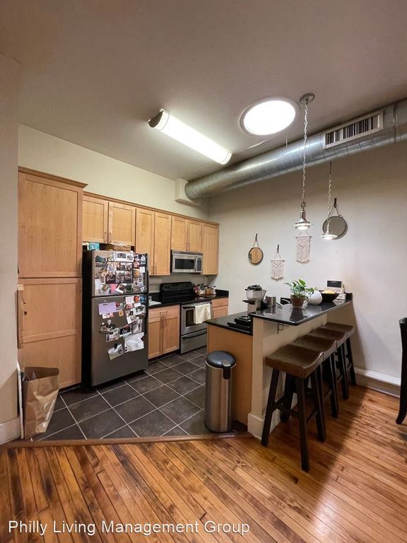 903 Waverly St #2, Philadelphia, PA 19147