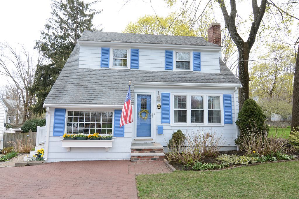 14 Converse St, Wakefield, MA 01880