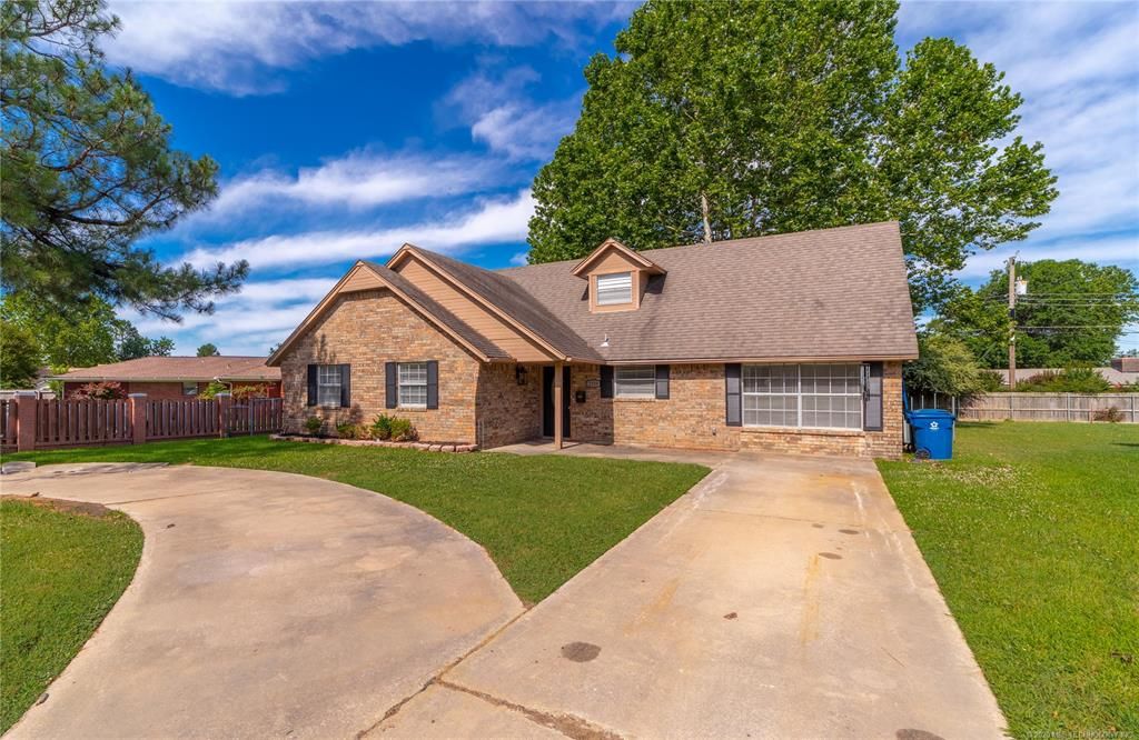 1529 S 4th St, Mcalester, OK - 3 Bed, 2 Bath Single-Family Home - 35