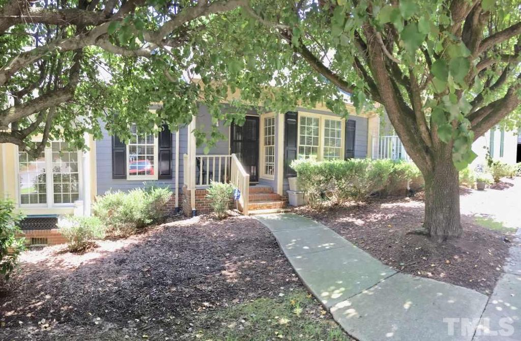 22 Kings Mount Ct, Durham, NC 27713
