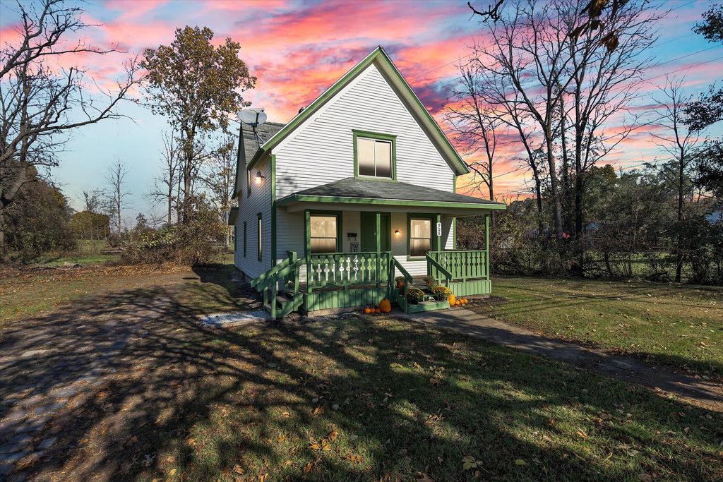 908 Austin Ave, Albion, MI 49224