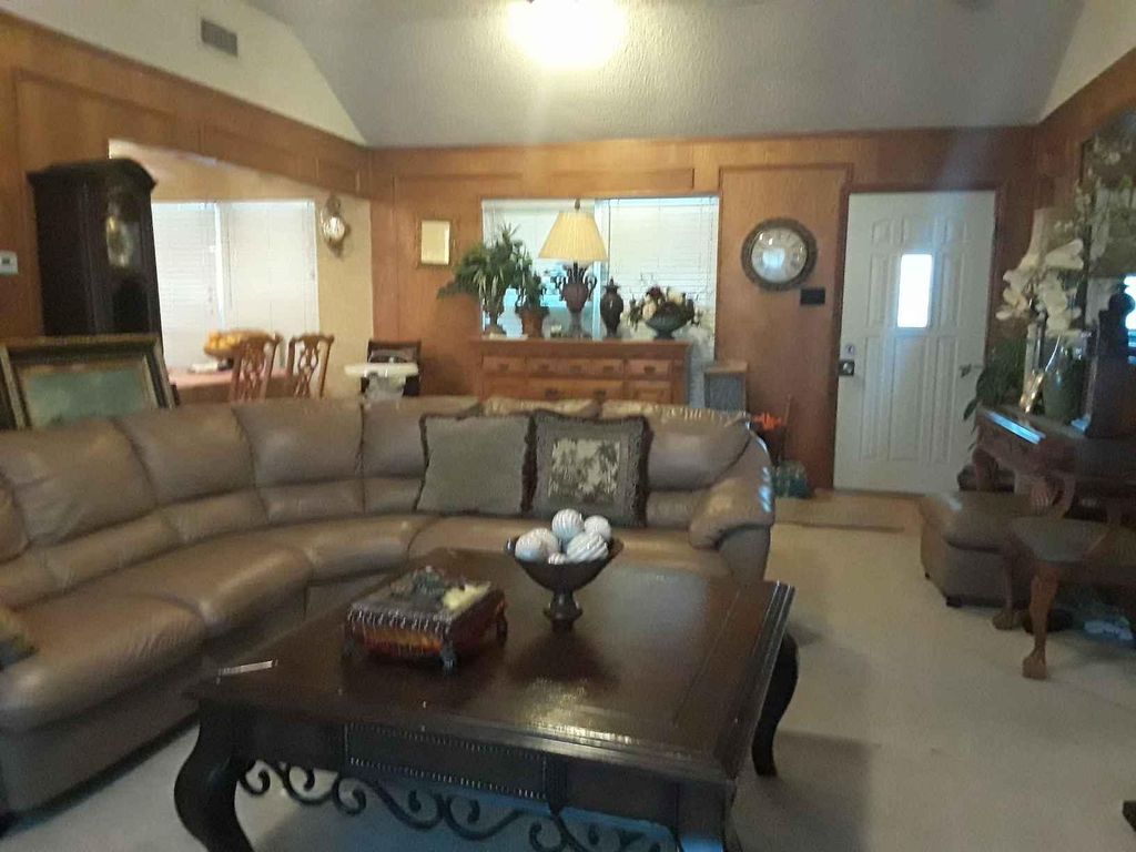1633 S Uhl Rd, Red Oak, TX 75154