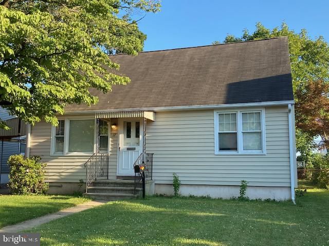 17 Unwin Dr, Trenton, NJ 08610