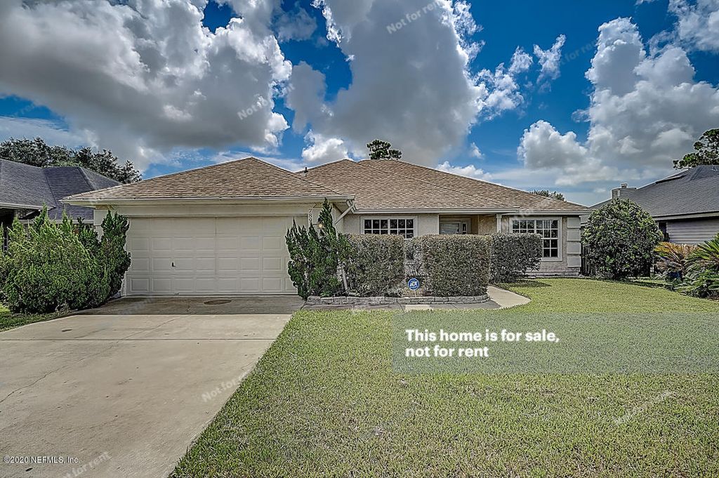 789 Hickory Lakes Dr E, Jacksonville, FL 32225