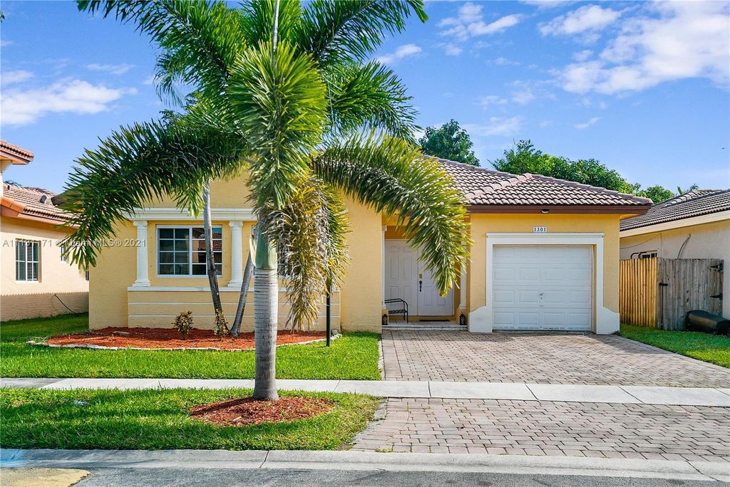 1301 NE 41st Pl, Homestead, FL 33033