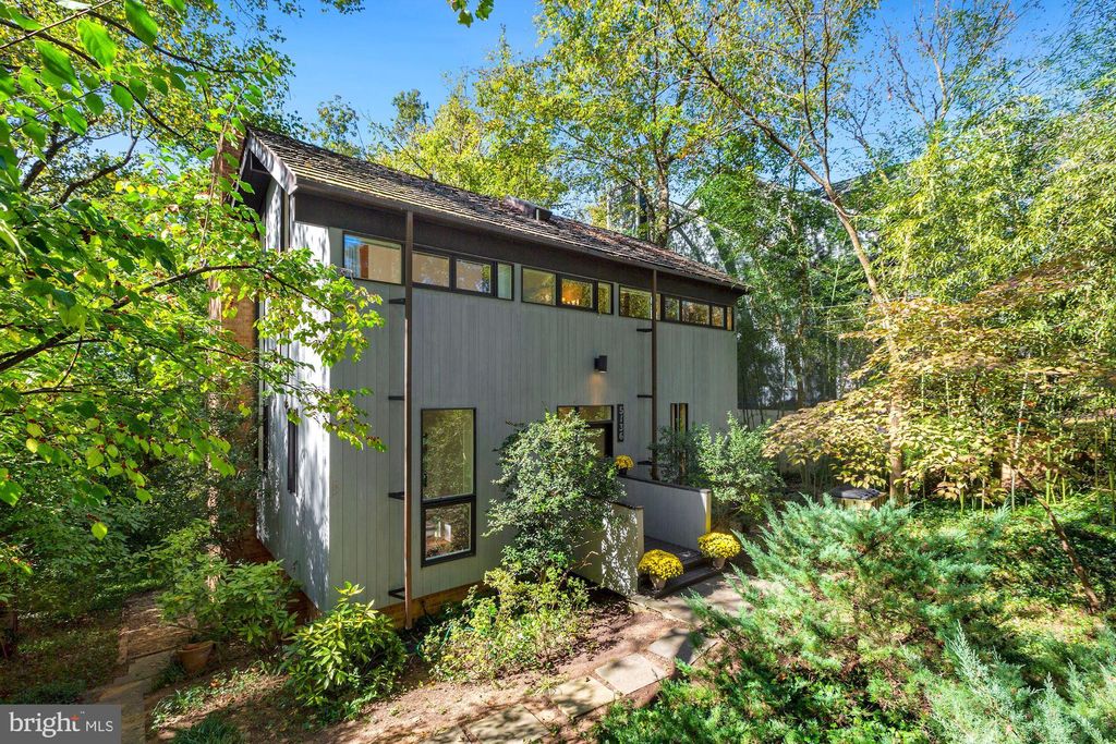 5136 Wissioming Rd, Bethesda, MD 20816