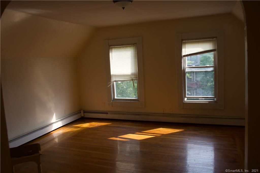 799 Elm St, New Haven, CT 06511