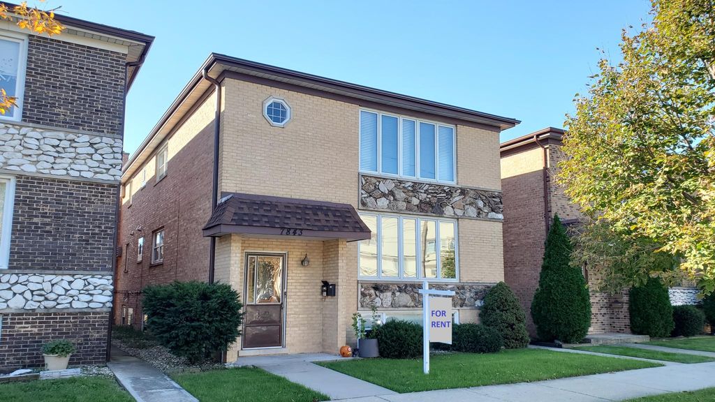 7843 W Addison St #1, Chicago, IL 60634